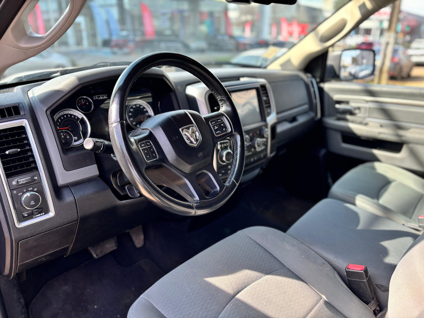 Dodge RAM 1500 SLT