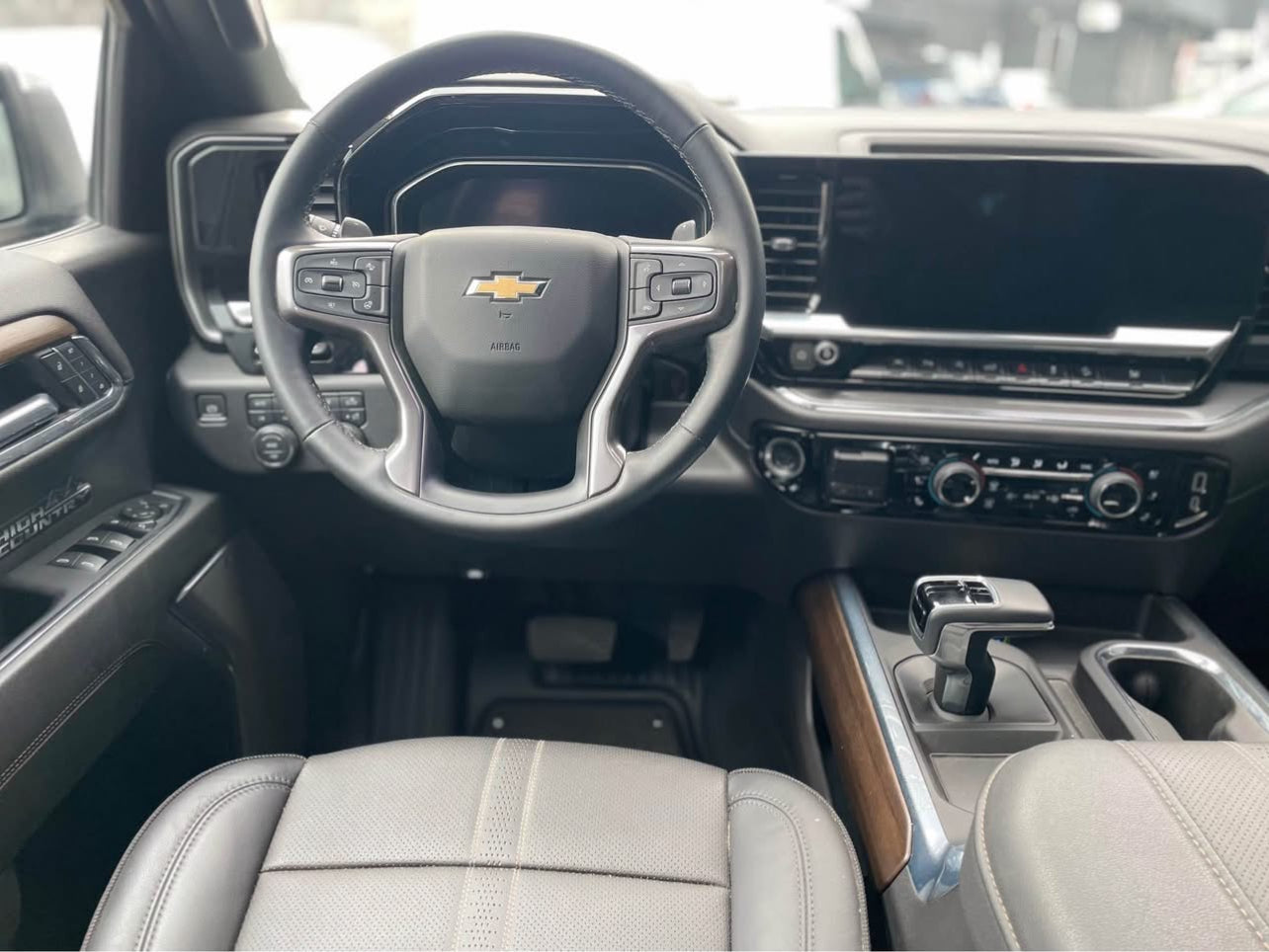 Chevrolet Silverado HIGH COUNTRY