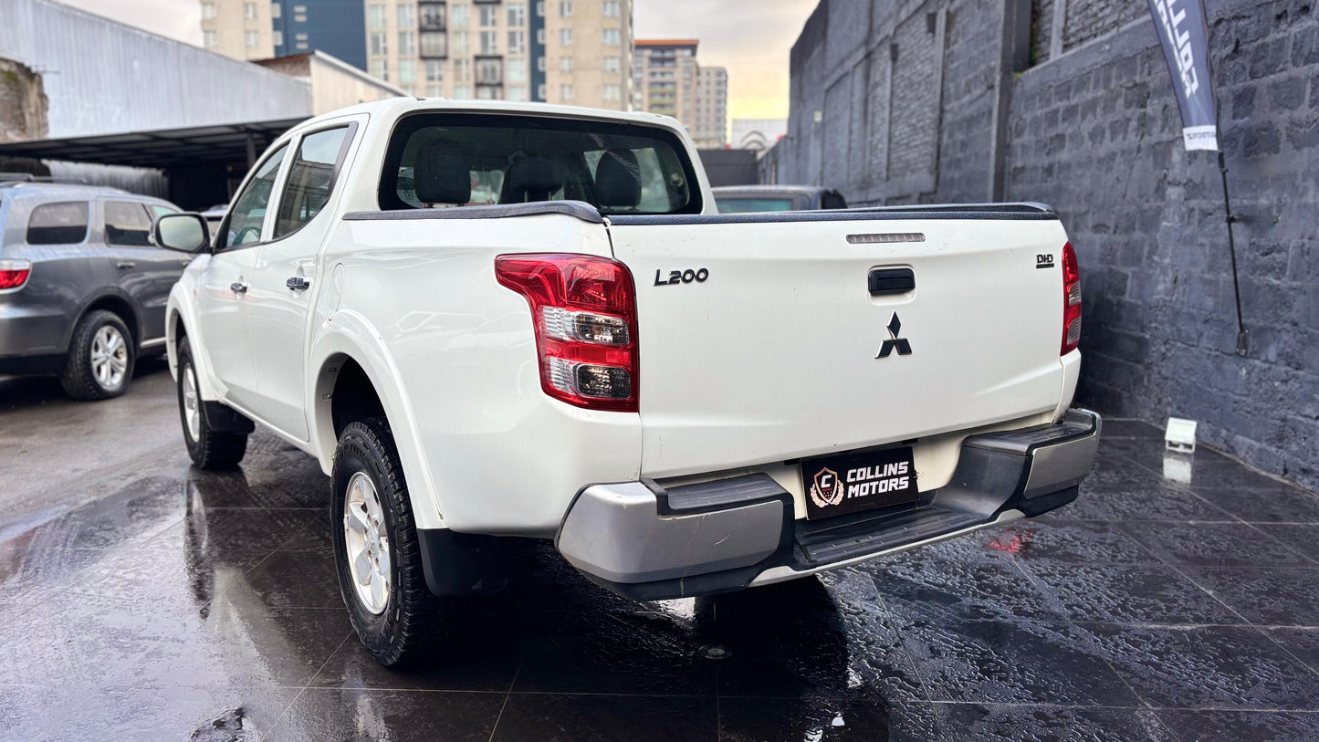 Mitsubishi L200 work