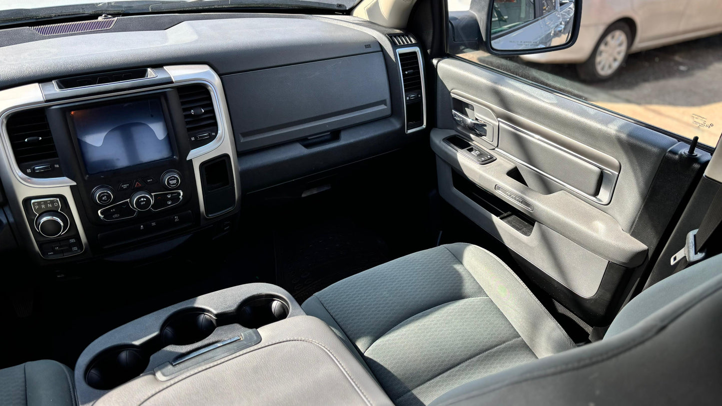 Dodge RAM 1500 SLT