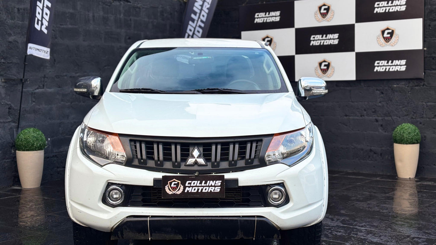 Mitsubishi L200 work
