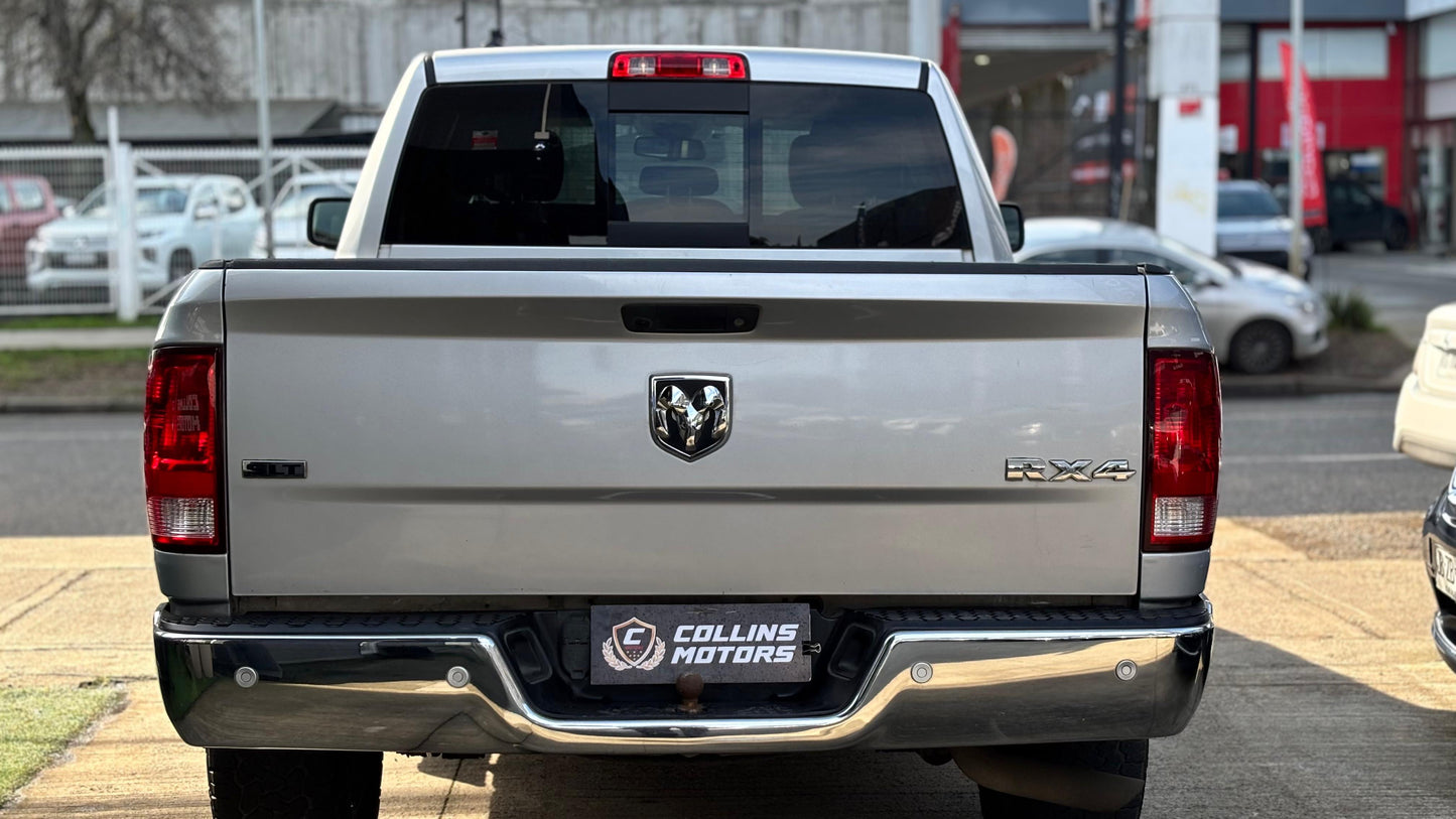 Dodge RAM 1500 SLT
