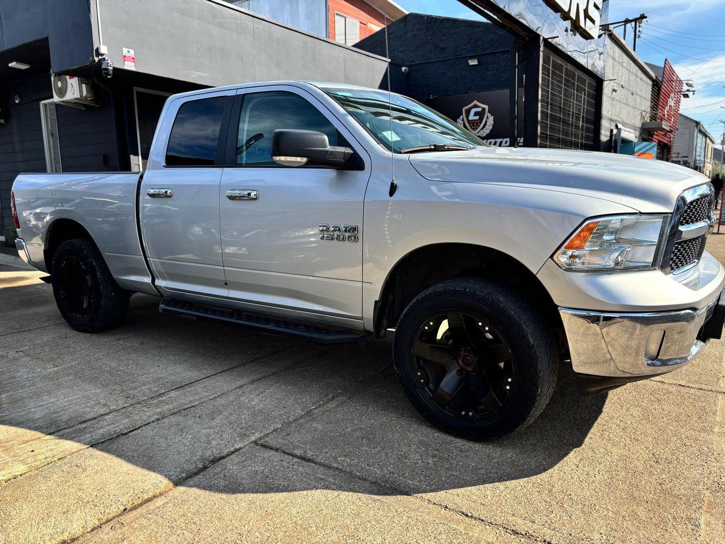 Dodge RAM 1500 SLT