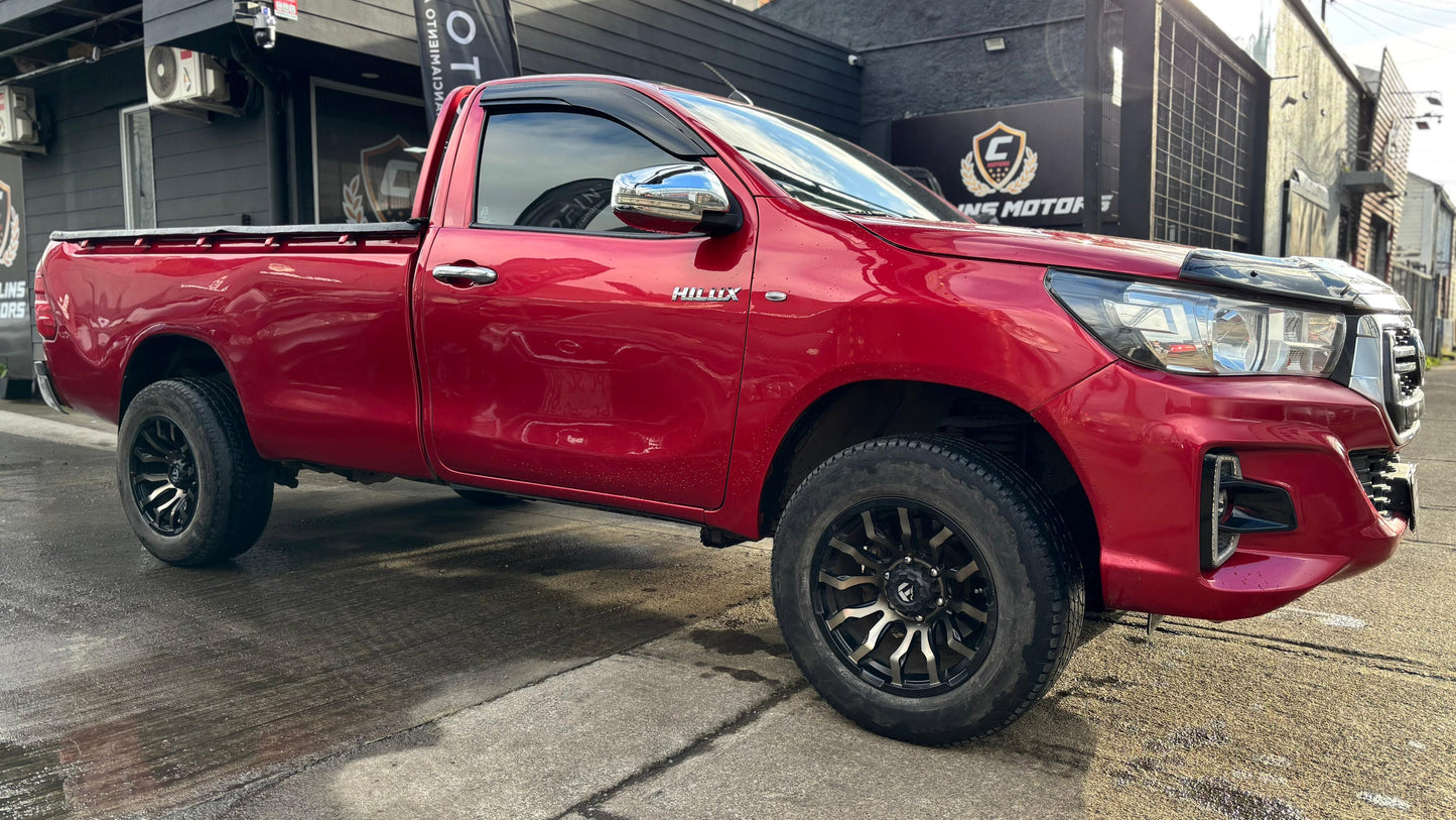 Toyota Hilux DX