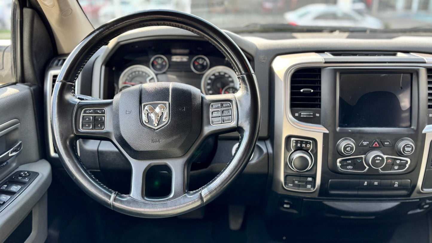 Dodge RAM 1500 SLT