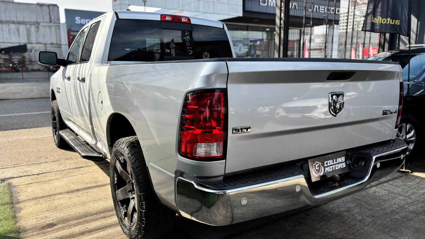 Dodge RAM 1500 SLT