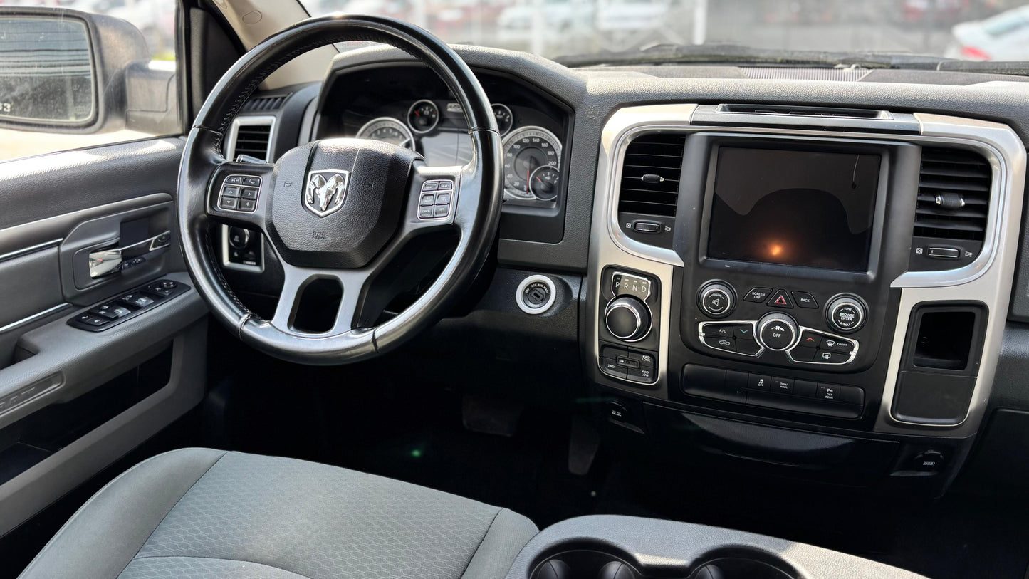 Dodge RAM 1500 SLT