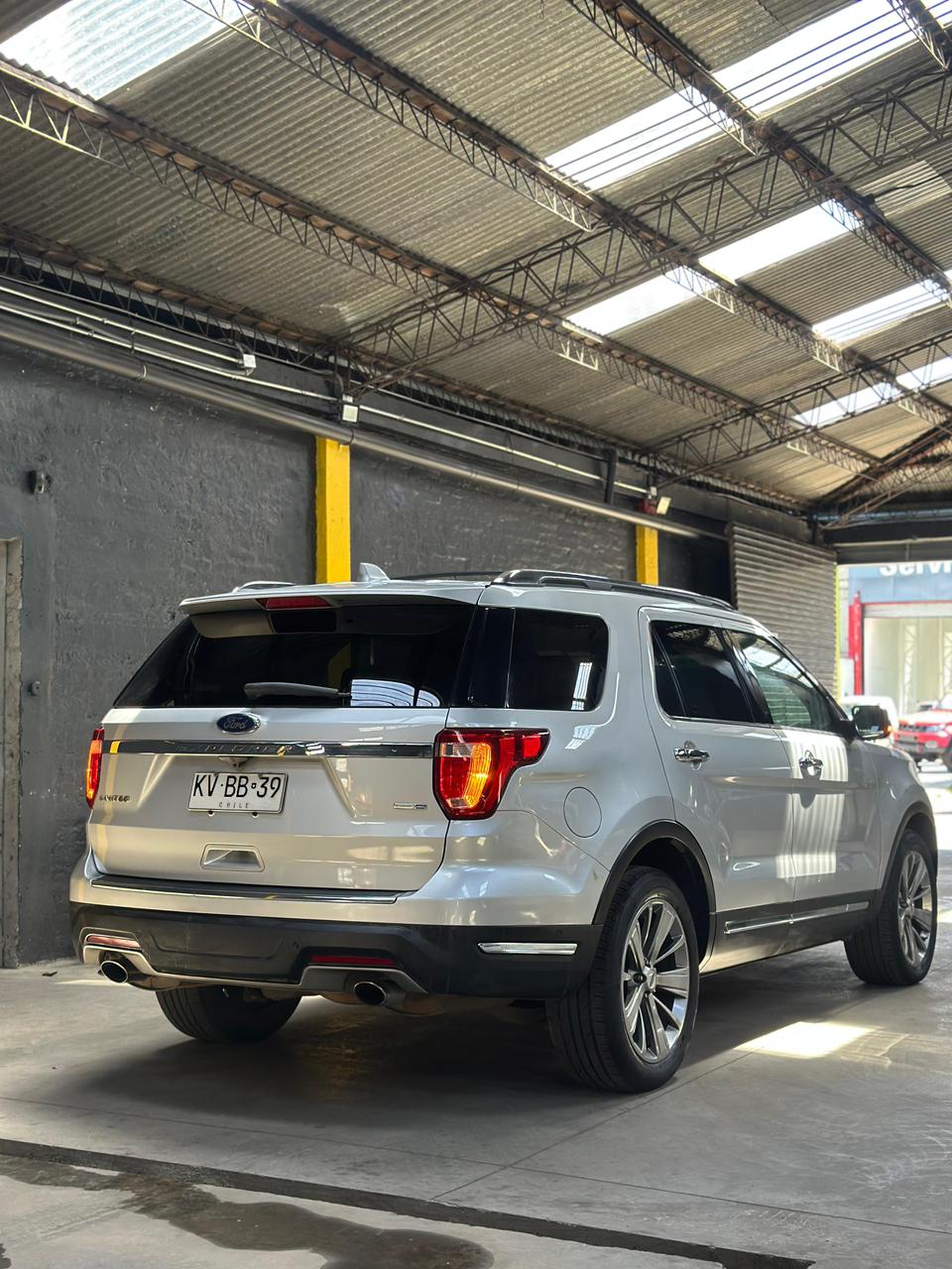 Ford Explorer — foto 32 de 38