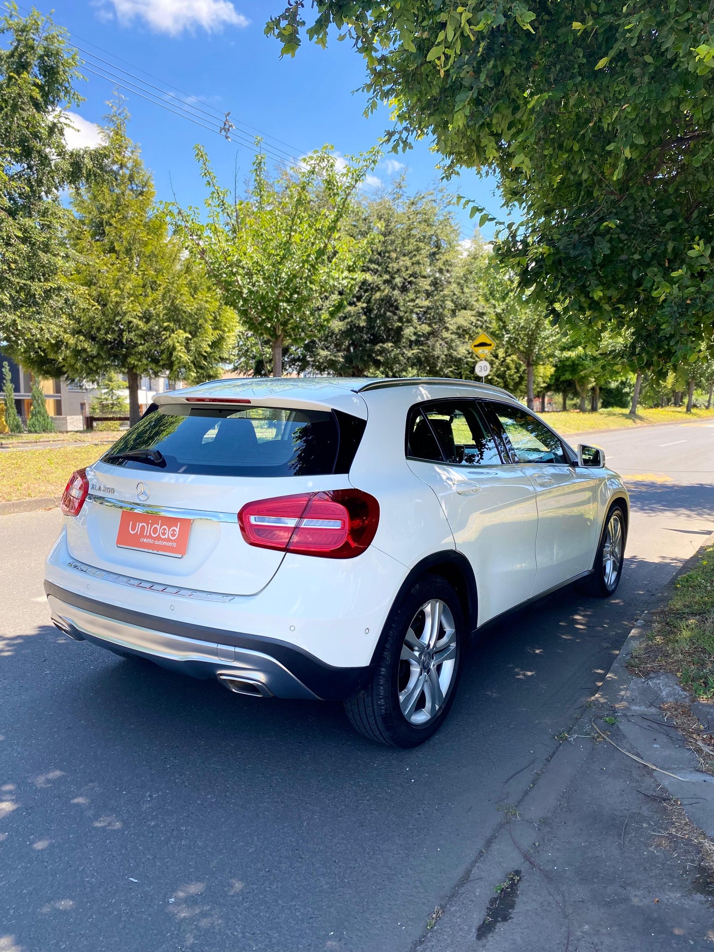 Mercedes-Benz GLA 200