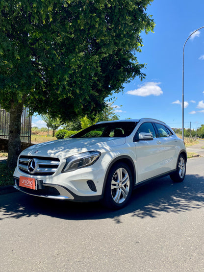 Mercedes-Benz GLA 200