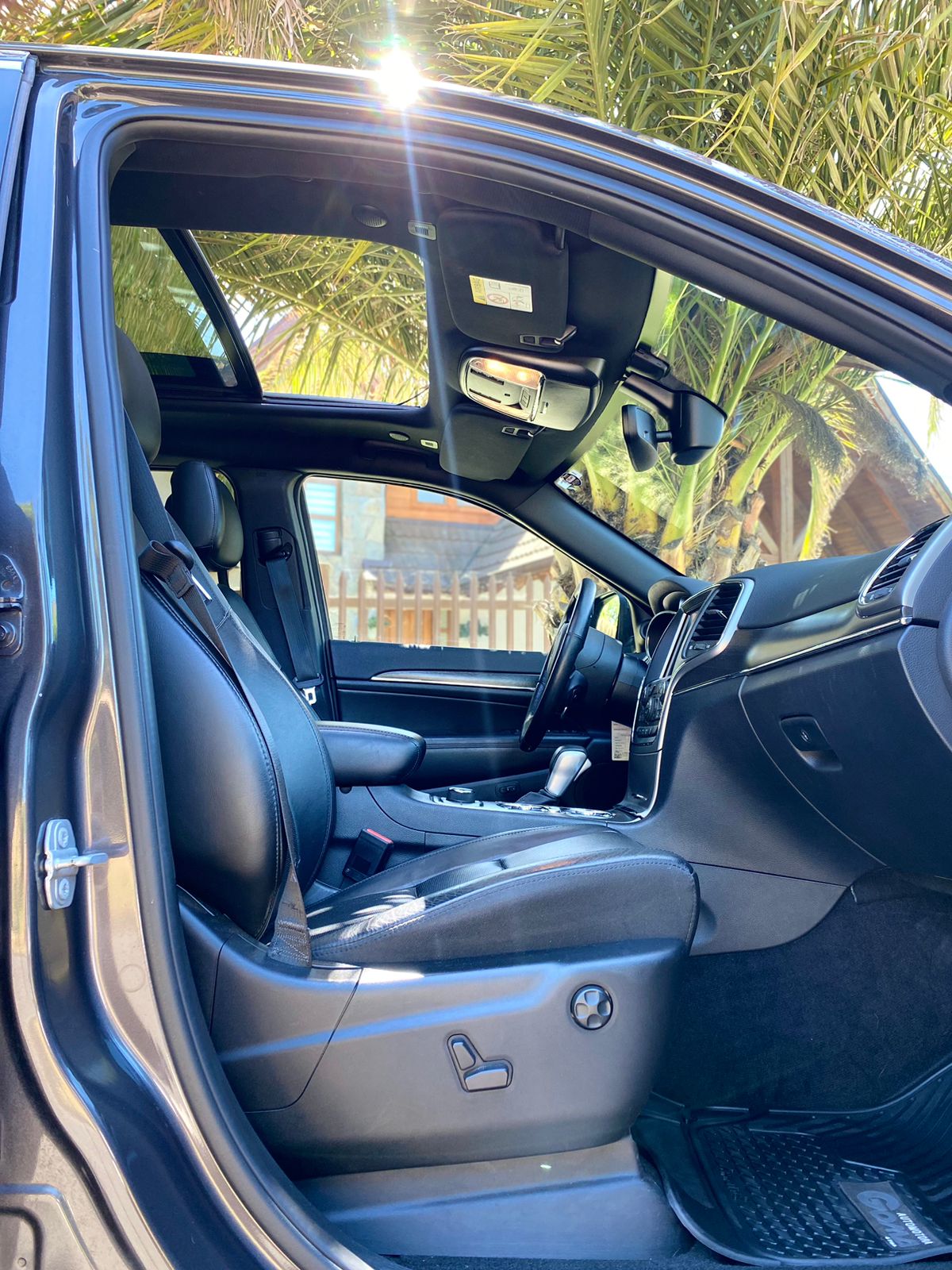 Jeep Grand Cherokee — foto 38 de 38